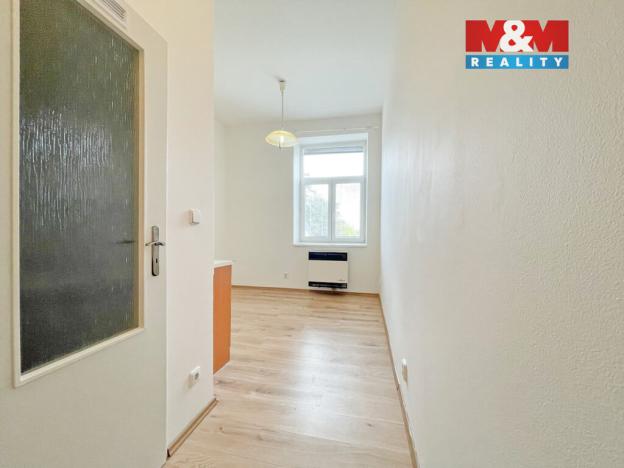 Pronájem bytu 1+kk, Hradec Králové - Kukleny, Pražská třída, 13 m2