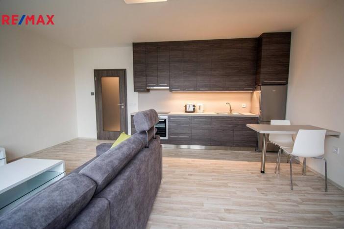 Pronájem bytu 1+kk, Hradec Králové, V Koutech, 37 m2