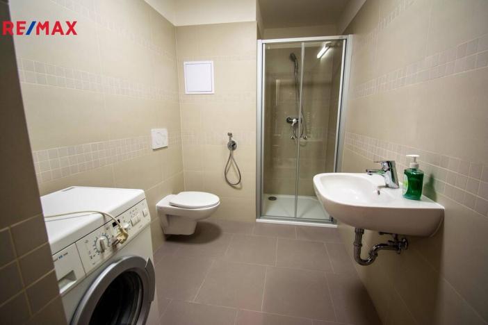 Pronájem bytu 1+kk, Hradec Králové, V Koutech, 37 m2