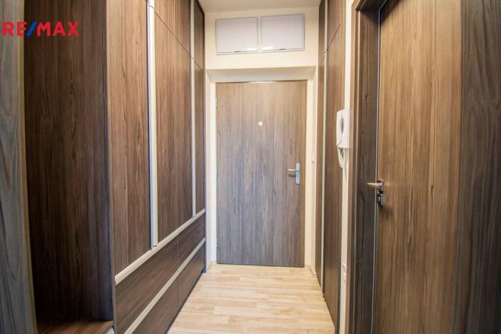 Pronájem bytu 1+kk, Hradec Králové, V Koutech, 37 m2