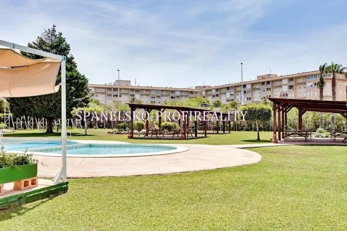 Prodej rodinného domu, Torrevieja, Španělsko, Ronda César Cánovas Girada, 50 m2