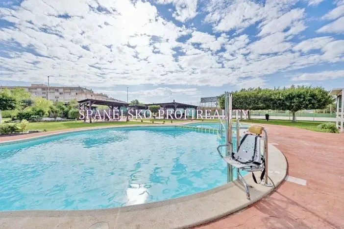 Prodej rodinného domu, Torrevieja, Španělsko, Ronda César Cánovas Girada, 50 m2