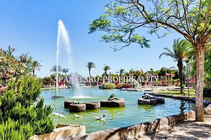 Prodej rodinného domu, Torrevieja, Španělsko, Ronda César Cánovas Girada, 50 m2