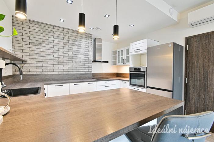 Pronájem bytu 2+kk, Brno, Poříčí, 57 m2