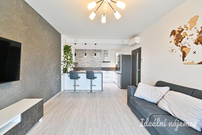 Pronájem bytu 2+kk, Brno, Poříčí, 57 m2