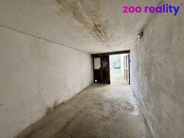 Pronájem garáže, Chomutov, Roháčova, 18 m2