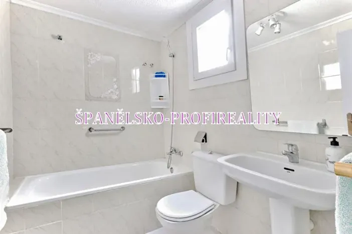 Prodej bytu 3+1, Torrevieja, Španělsko, 100 m2