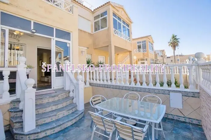 Prodej bytu 3+1, Torrevieja, Španělsko, 75 m2