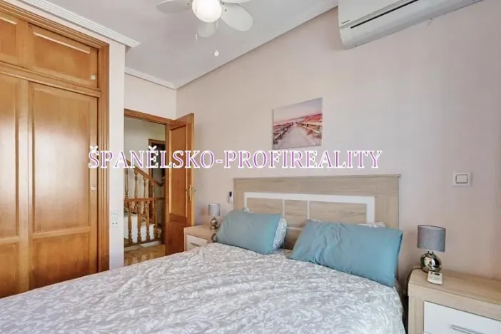 Prodej bytu 3+1, Torrevieja, Španělsko, 75 m2