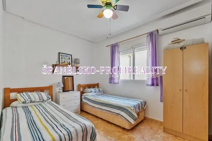 Prodej bytu 3+1, Torrevieja, Španělsko, 75 m2