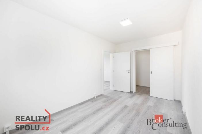 Pronájem bytu 3+1, Praha - Troja, Glowackého, 76 m2