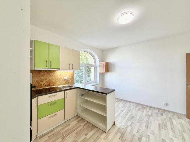 Pronájem bytu 2+1, Liberec - Liberec II-Nové Město, U Věže, 60 m2