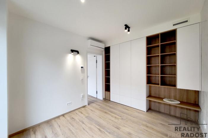 Pronájem bytu 2+kk, Brno - Veveří, Slovákova, 54 m2