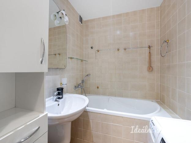 Pronájem bytu 3+1, Praha - Hlubočepy, Lamačova, 70 m2