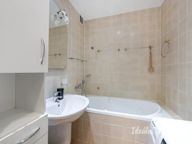 Pronájem bytu 3+1, Praha - Hlubočepy, Lamačova, 70 m2