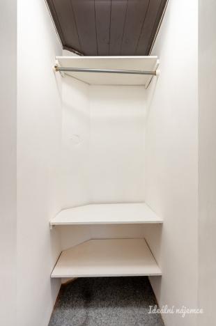 Pronájem bytu 1+kk, Praha - Podolí, Doudova, 33 m2