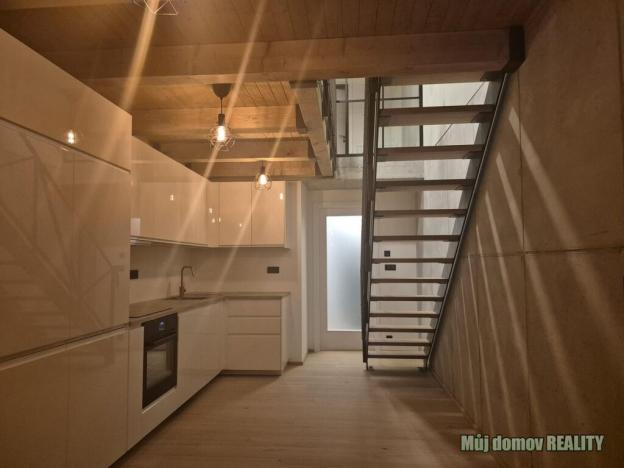 Pronájem bytu 3+kk, Praha - Vysočany, Kolbenova, 66 m2