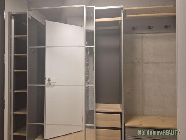 Pronájem bytu 3+kk, Praha - Vysočany, Kolbenova, 66 m2