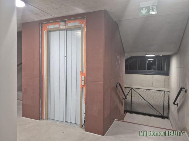 Pronájem bytu 3+kk, Praha - Vysočany, Kolbenova, 66 m2