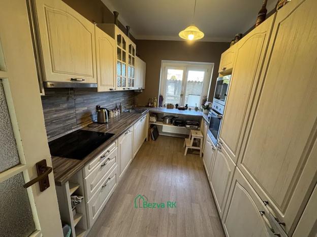 Prodej rodinného domu, Králův Dvůr, Pod Hájem, 270 m2