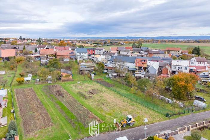 Prodej pozemku pro bydlení, Kožušany-Tážaly, 745 m2