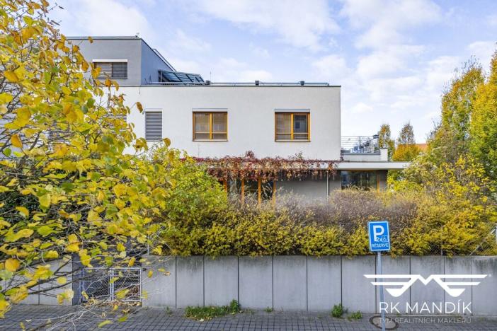 Prodej obchodního prostoru, Odolena Voda, K Cukrovaru, 90 m2