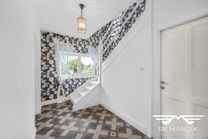 Prodej rodinného domu, Mníšek pod Brdy, U nádraží, 164 m2