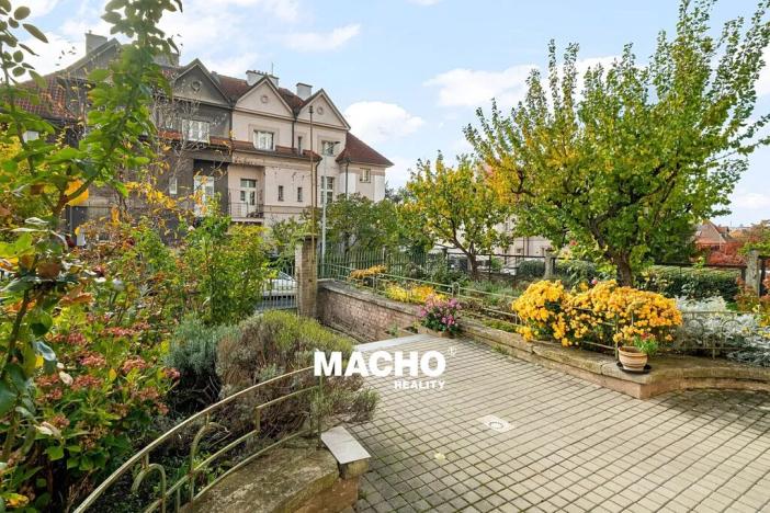 Pronájem bytu 1+kk, Praha - Vinohrady, Hradešínská, 37 m2