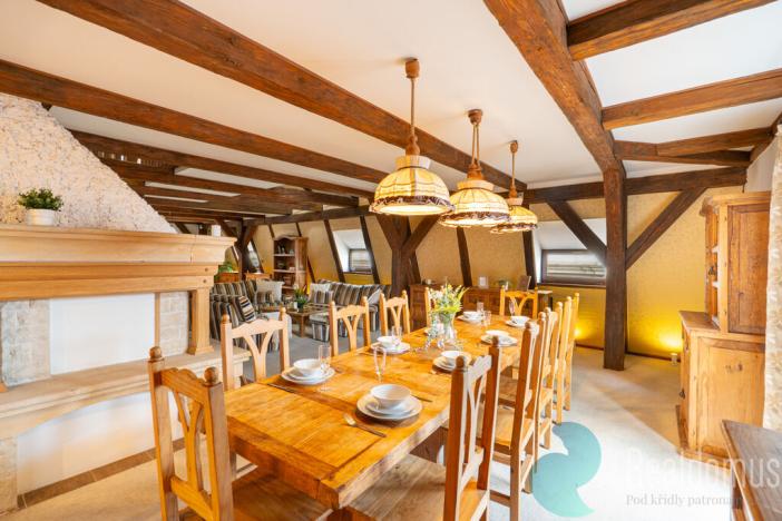 Prodej atypického bytu, Praha, Malostranské náměstí, 270 m2