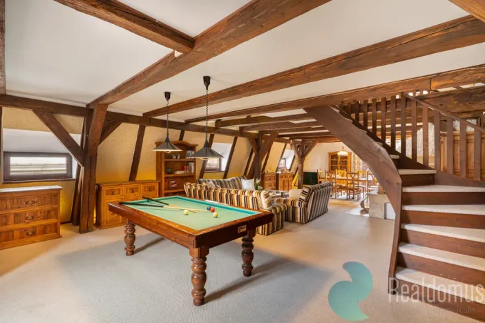 Prodej atypického bytu, Praha, Malostranské náměstí, 270 m2