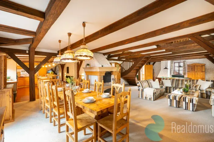 Prodej atypického bytu, Praha, Malostranské náměstí, 270 m2