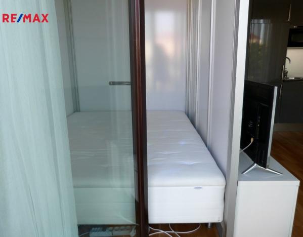 Pronájem bytu 1+kk, Praha - Vinohrady, Korunní, 42 m2