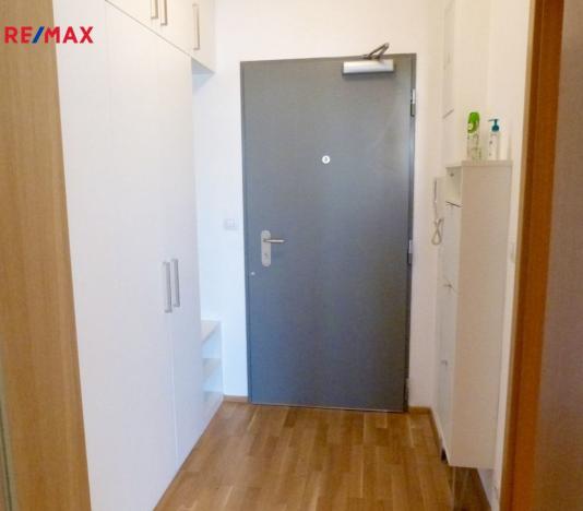 Pronájem bytu 1+kk, Praha - Vinohrady, Korunní, 42 m2