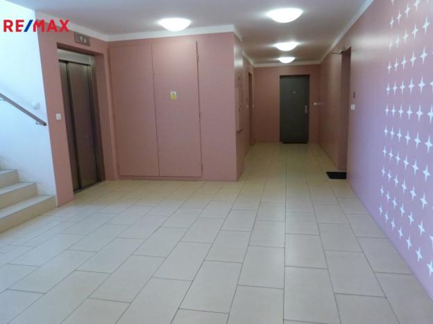Pronájem bytu 1+kk, Praha - Vinohrady, Korunní, 42 m2