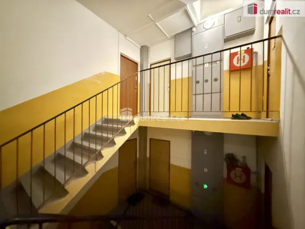 Pronájem bytu 1+1, Jílové - Martiněves, E. Krásnohorské, 36 m2