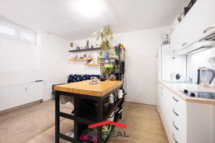 Prodej bytu 2+kk, Brno, Hostislavova, 42 m2