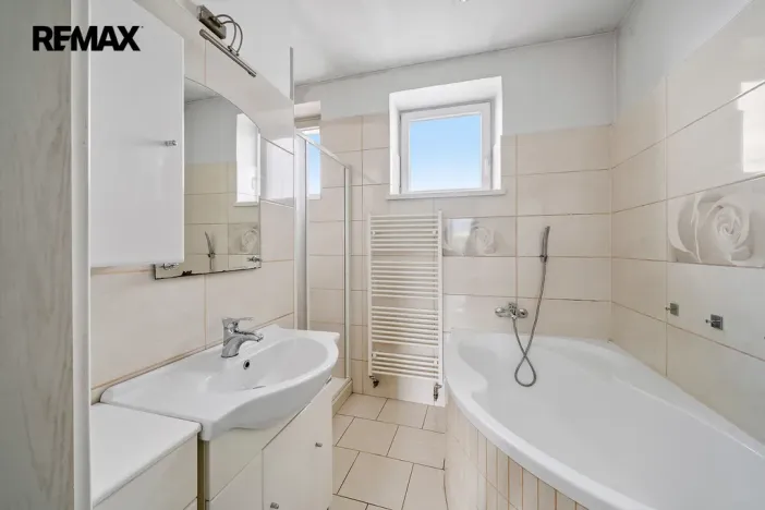 Prodej vícegeneračního domu, Skorošice, 1220 m2