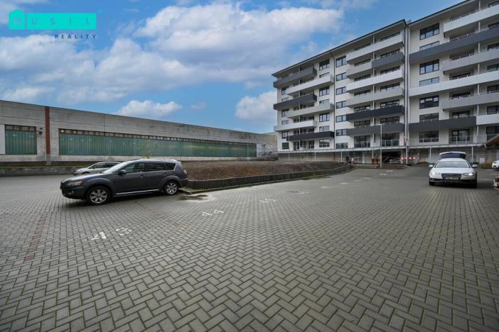 Pronájem garážového stání, Olomouc - Povel, Janského, 12 m2