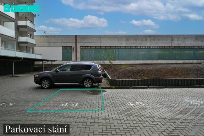 Pronájem garážového stání, Olomouc - Povel, Janského, 12 m2