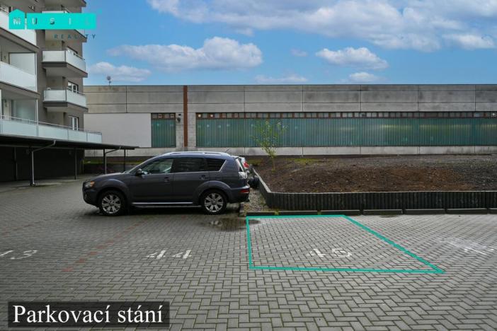 Pronájem garážového stání, Olomouc - Povel, Janského, 12 m2