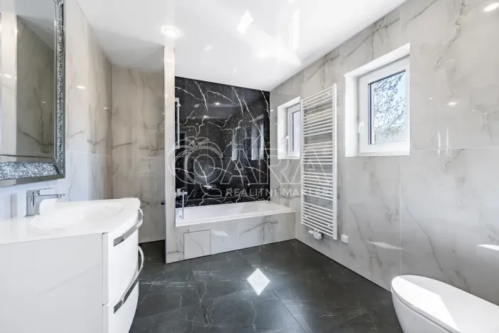 Prodej rodinného domu, Žebrák, Na Pěšině, 325 m2