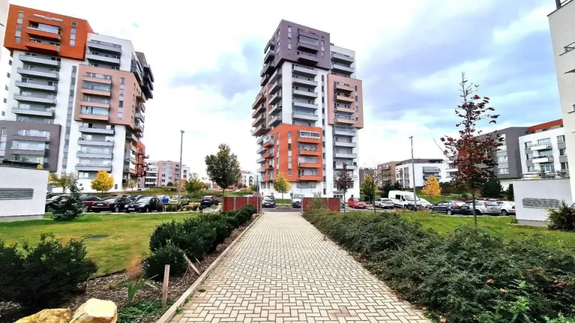 Pronájem bytu 2+kk, Praha - Letňany, Hlučkova, 59 m2