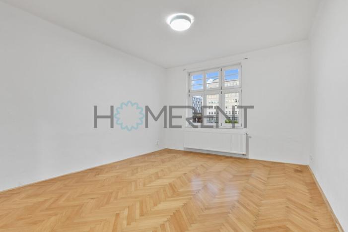 Pronájem bytu 3+1, Liberec - Liberec III-Jeřáb, nám. Soukenné, 106 m2