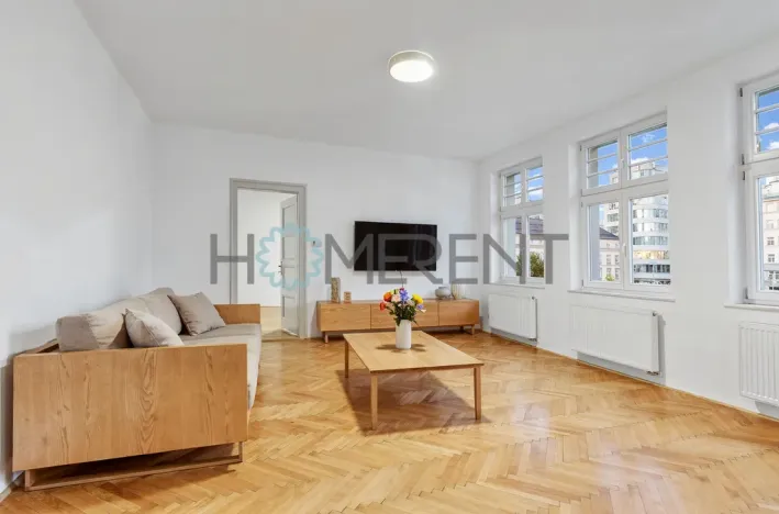 Pronájem bytu 3+1, Liberec - Liberec III-Jeřáb, nám. Soukenné, 106 m2