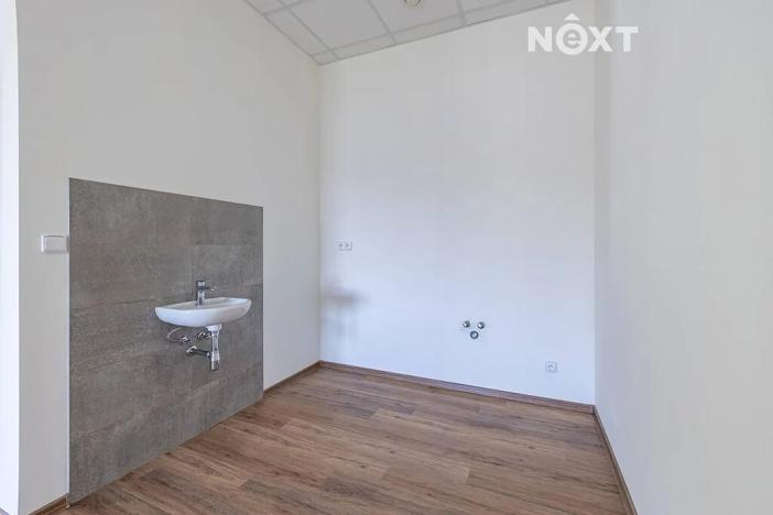 Pronájem kanceláře, Milovice, 140 m2