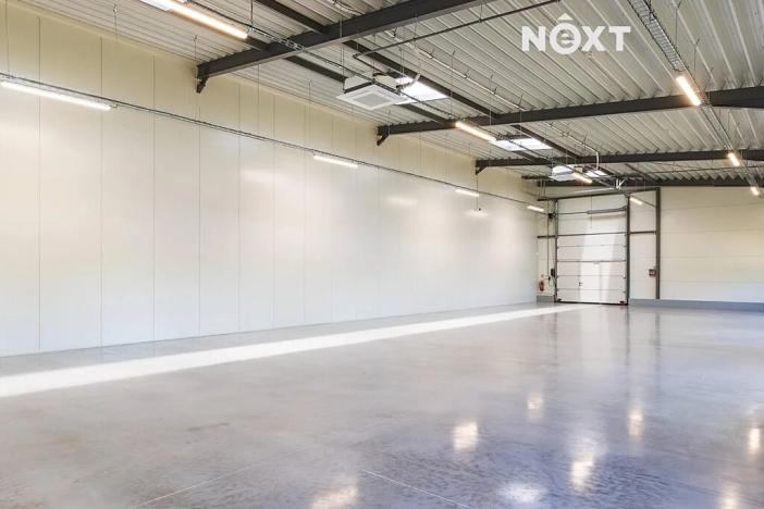 Pronájem skladu, Milovice, 386 m2