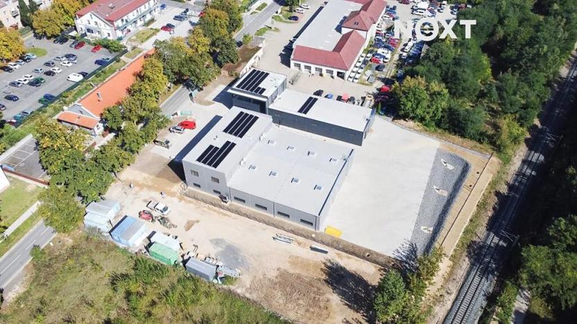 Pronájem skladu, Milovice, 386 m2