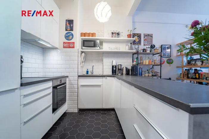 Prodej bytu 2+kk, Praha - Holešovice, Veverkova, 58 m2