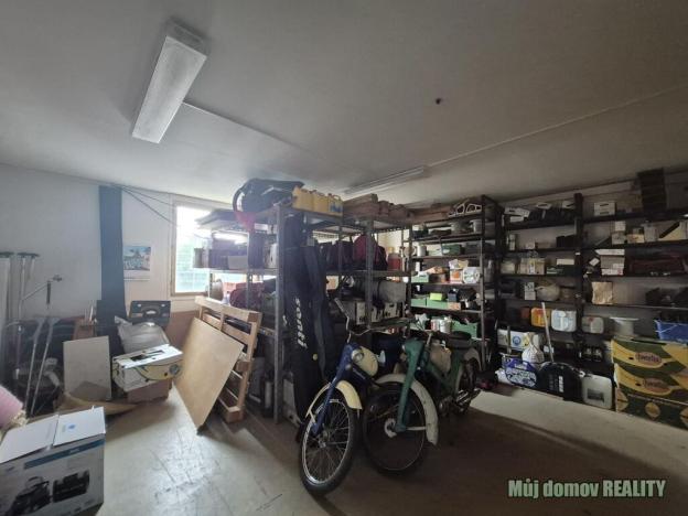 Pronájem výrobních prostor, Světice, V Zahradách, 250 m2