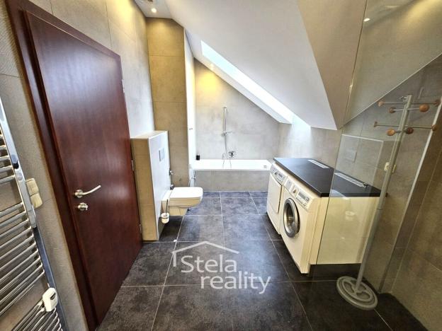 Pronájem bytu 4+kk, Krnov, Ježník, 160 m2